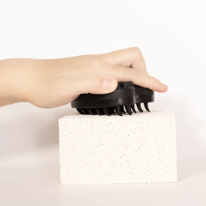 Heart-Shape Silicone Hairbrush with-فرشاة شعر سيليكون